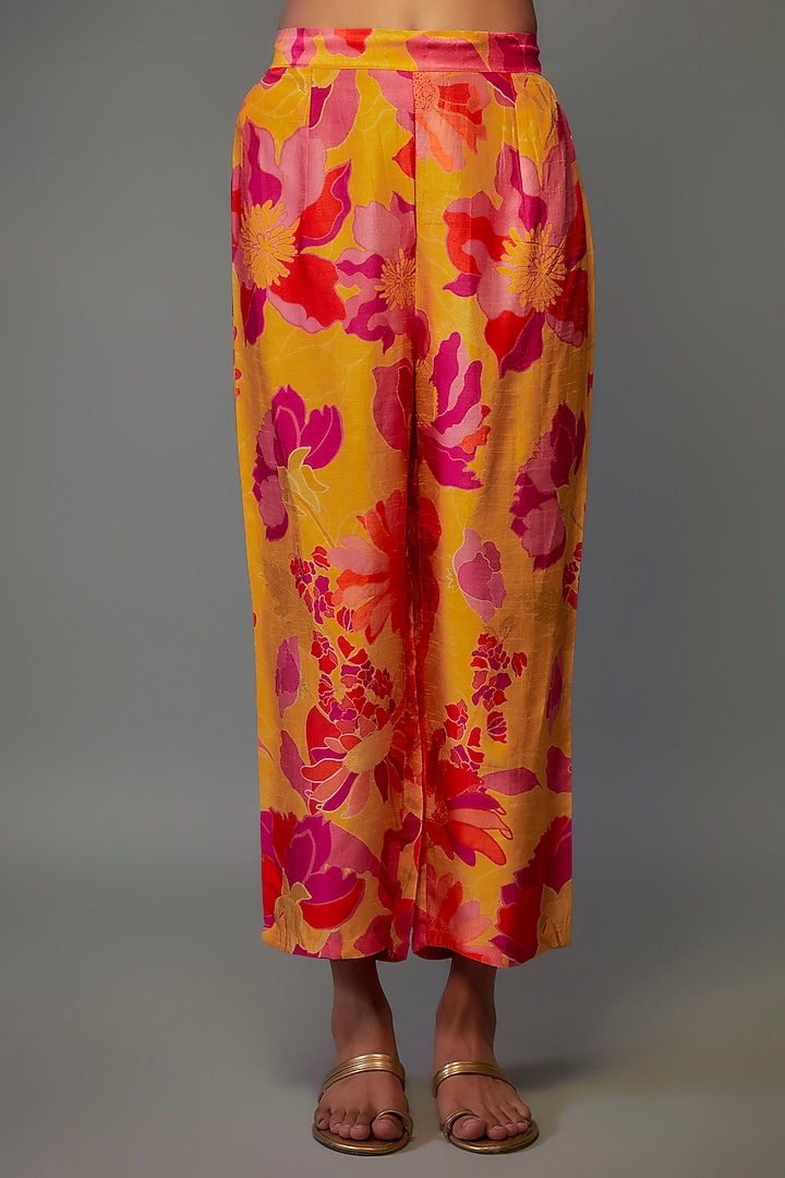 Mustard Bemberg Silk Digital Printed & Hand Embroidered Kurta Set by Archana Shah at Pernia's Pop Up Shop