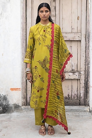 Mustard Chanderi Kalamkari Kurta Set by Archana Jaju