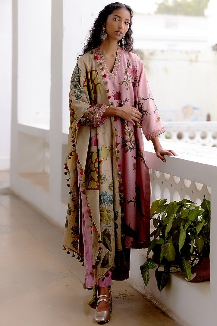 Rose Handspun Cotton Hand Painted Kurta Set by Archana Jaju at Pernia's Pop Up Shop