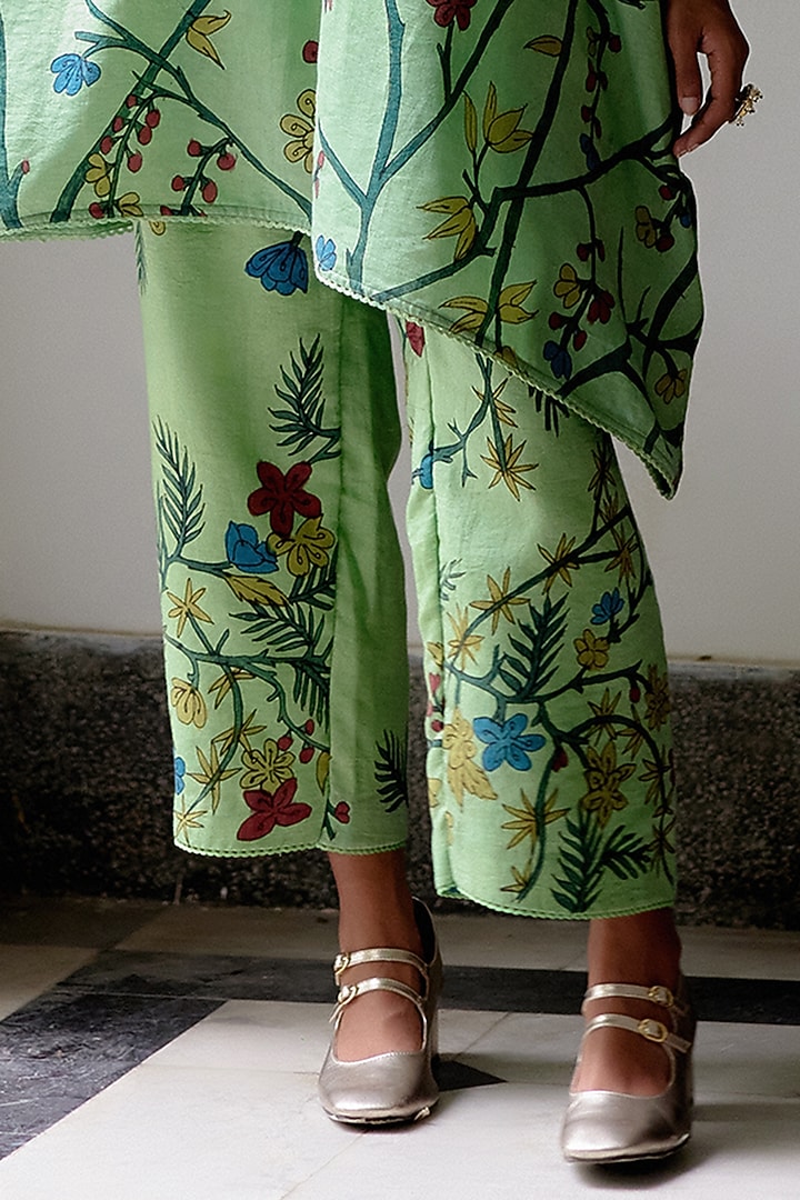 Green Handspun Cotton Hand-Painted Kaftan Set by Archana Jaju at Pernia's Pop Up Shop