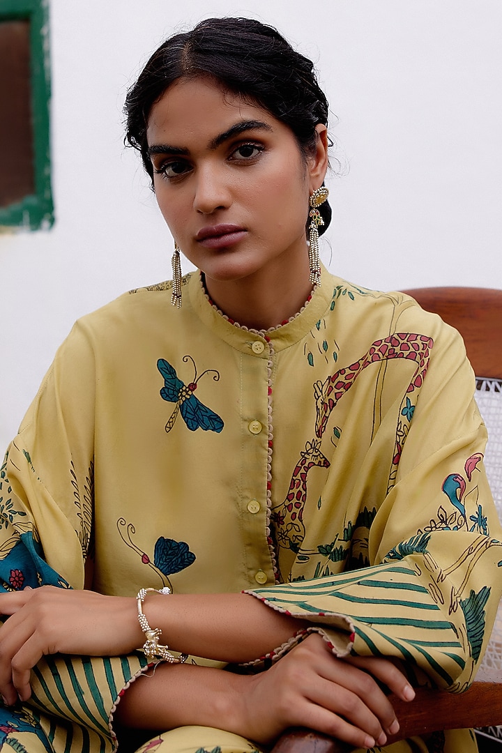 Gold Soft Silk Hand-Painted Oversized Kurta Set by Archana Jaju at Pernia's Pop Up Shop