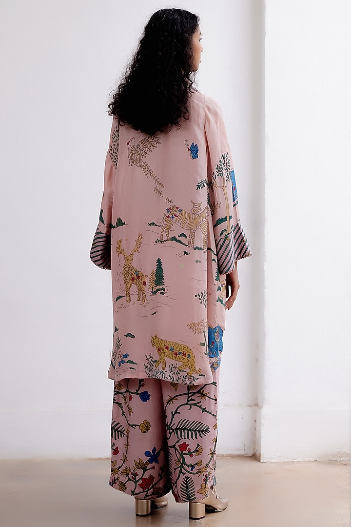 Rose Pink Soft Silk Hand-Painted Oversized Kurta Set by Archana Jaju at Pernia's Pop Up Shop