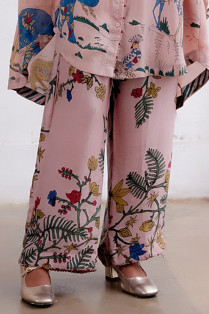 Rose Pink Soft Silk Hand-Painted Oversized Kurta Set by Archana Jaju at Pernia's Pop Up Shop