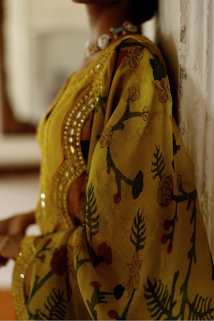 Mustard Hand Painted Kurta Set by Archana Jaju at Pernia's Pop Up Shop