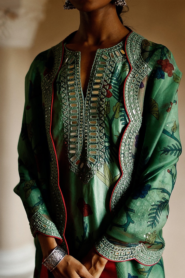 Sage Green Embroidered Kurta Set by Archana Jaju at Pernia's Pop Up Shop