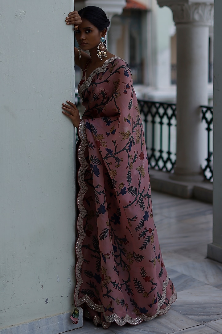 Rosewood Pink Reception Saree Set With Hand Paint by Archana Jaju at Pernia's Pop Up Shop