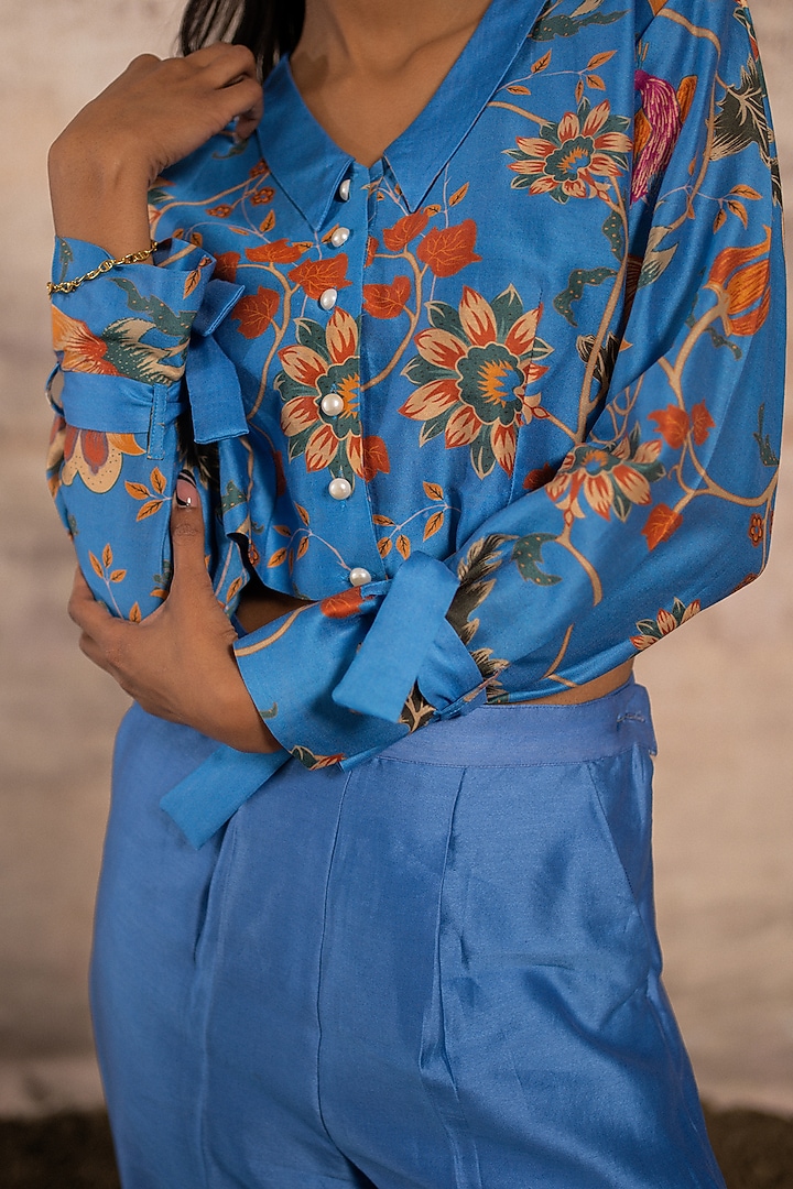 Blue Chanderi Printed Cropped Shirt by Ananya Agrawal Label at Pernia's Pop Up Shop