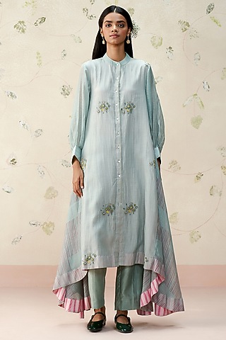 English Blue Mul Chanderi Hand Embroidered Kurta Set by AAMRASS