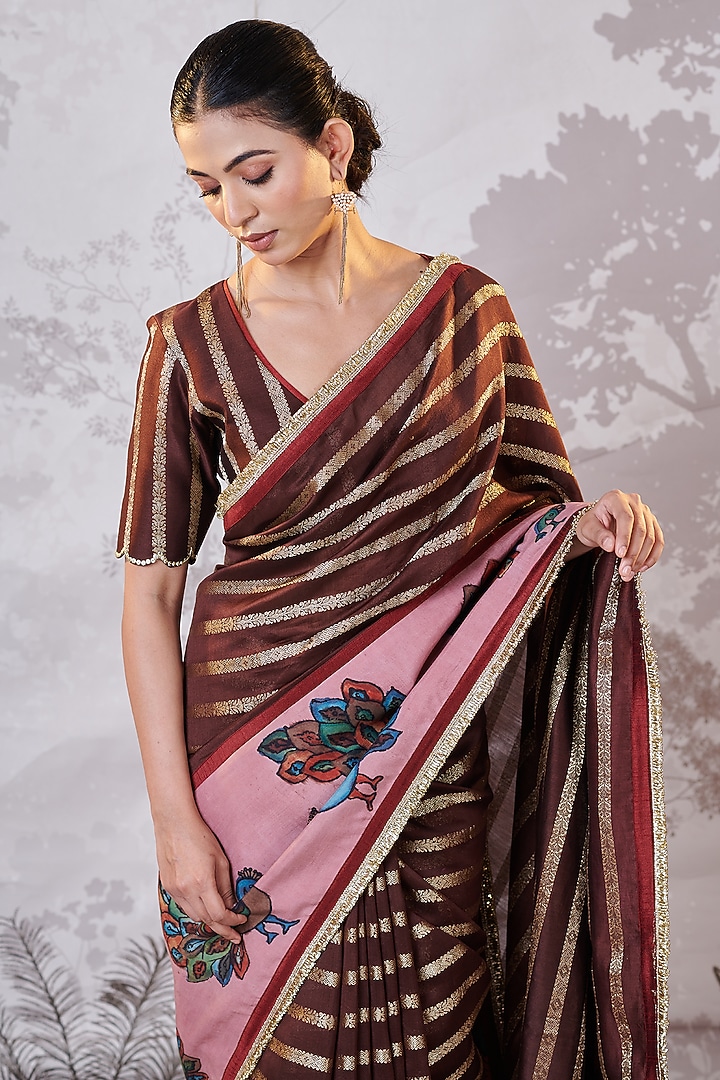 Brown Banarasi Silk Chanderi Kalamkari Hand-Painted Wedding Saree Set by AAMRA BY LAVANYA at Pernia's Pop Up Shop