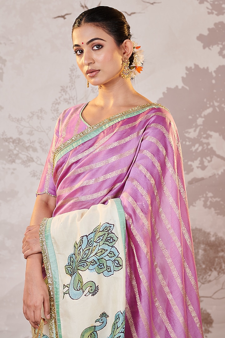 Lilac Banarasi Silk Chanderi Kalamkari Hand-Painted Wedding Saree Set by AAMRA BY LAVANYA at Pernia's Pop Up Shop