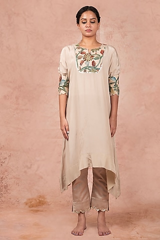Ivory Crepe & Cotton Satin Hand Painted & Zardosi Embroidered Kaftan Set by AAMRA BY LAVANYA
