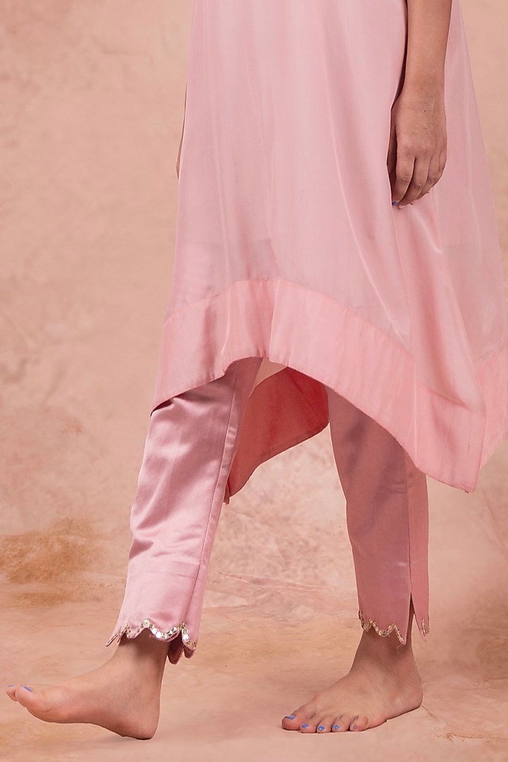 Pastel Pink Crepe & Cotton Satin Hand Painted & Zardosi Embroidered Kaftan Set by AAMRA BY LAVANYA at Pernia's Pop Up Shop