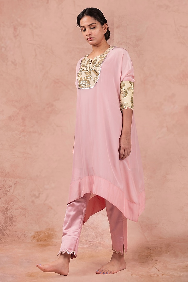 Pastel Pink Crepe & Cotton Satin Hand Painted & Zardosi Embroidered Kaftan Set by AAMRA BY LAVANYA at Pernia's Pop Up Shop