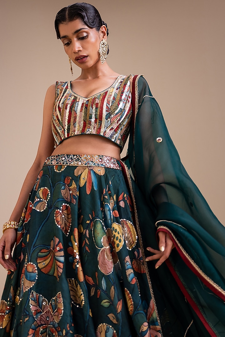 Rama Green Silk Kalamkari Hand Painted Wedding Lehenga Set by AAMRA BY LAVANYA at Pernia's Pop Up Shop