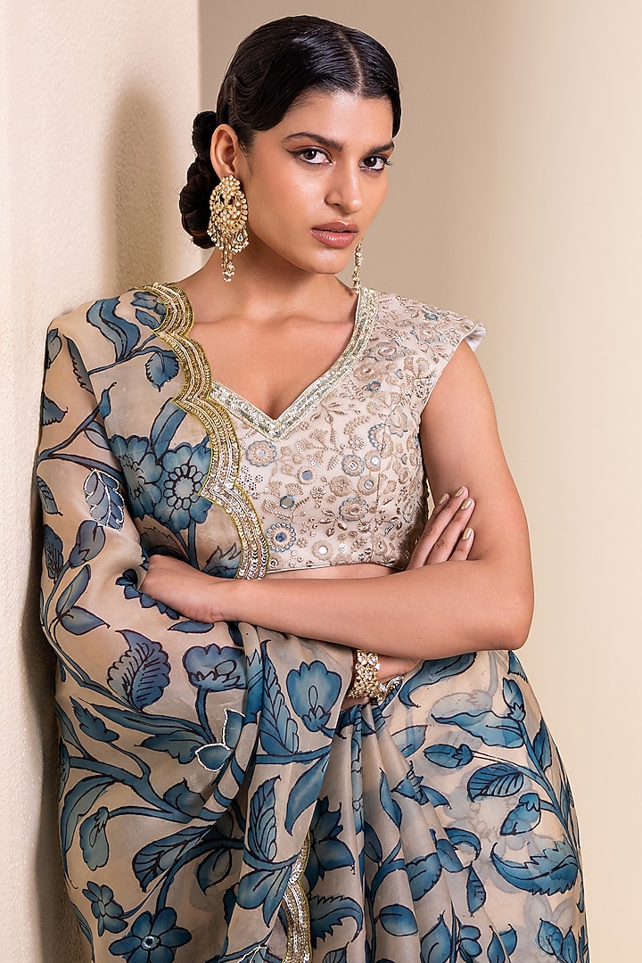 Ivory Organza Floral Hand Painted Reception Saree Set by AAMRA BY LAVANYA at Pernia's Pop Up Shop