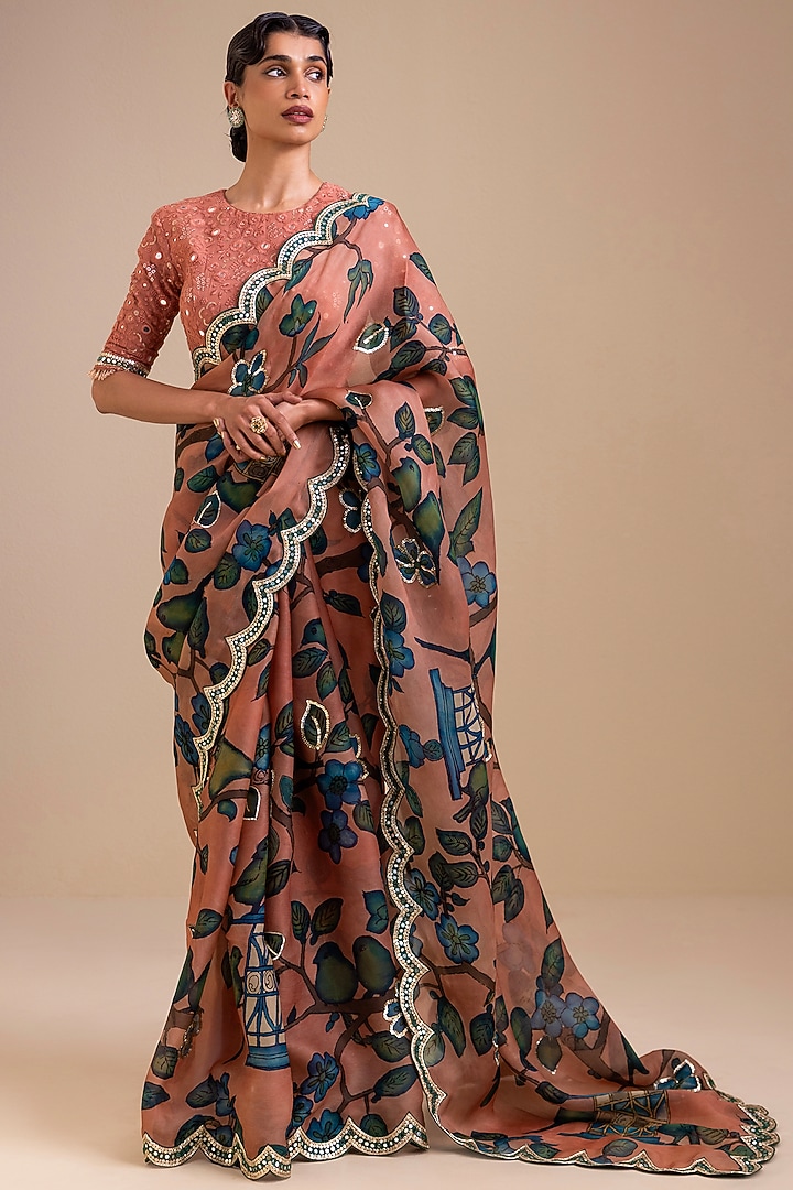 Sandrose Pink Organza Kalamkari Hand Painted Reception Saree Set by AAMRA BY LAVANYA at Pernia's Pop Up Shop