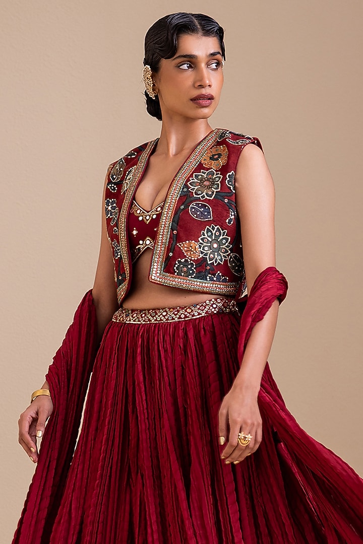 Maroon Silk Crushed Dupatta by AAMRA BY LAVANYA at Pernia's Pop Up Shop