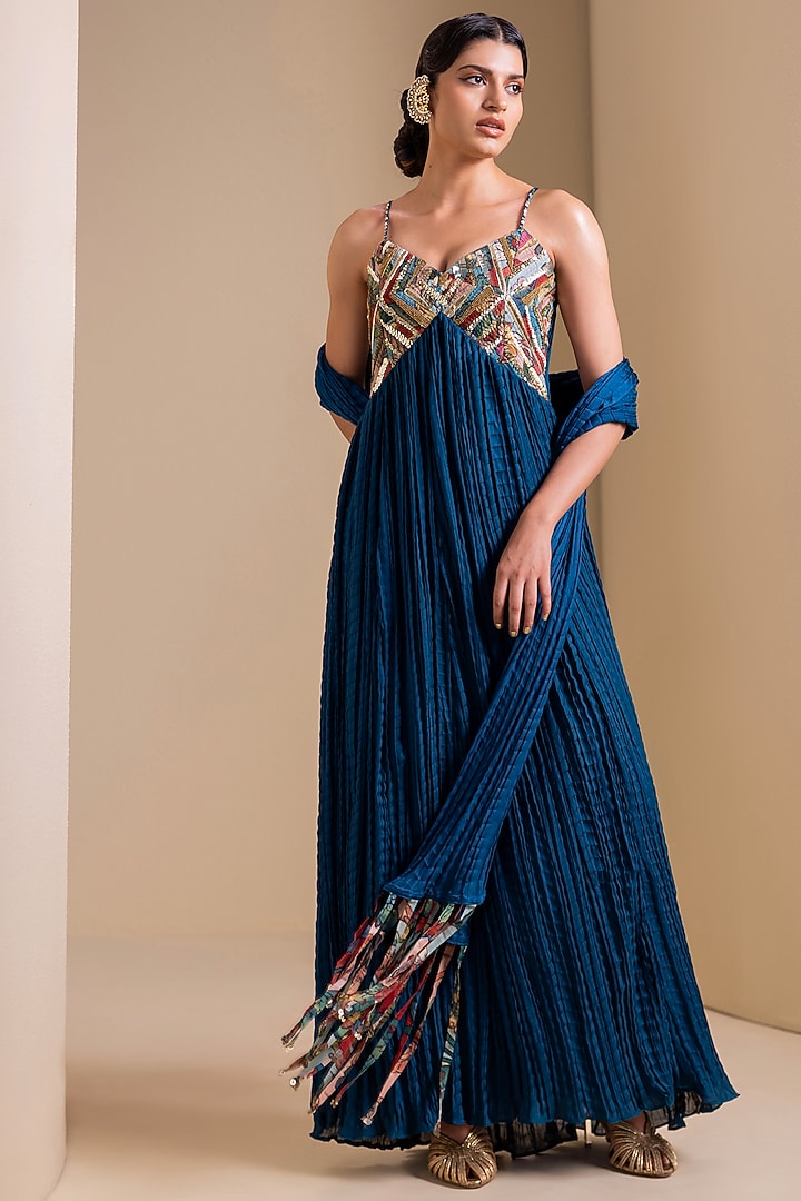 Peacock Blue Silk Crushed Dupatta by AAMRA BY LAVANYA at Pernia's Pop Up Shop