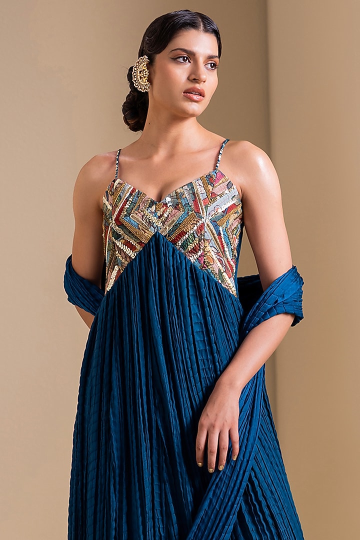 Peacock Blue Silk Crushed Dupatta by AAMRA BY LAVANYA at Pernia's Pop Up Shop