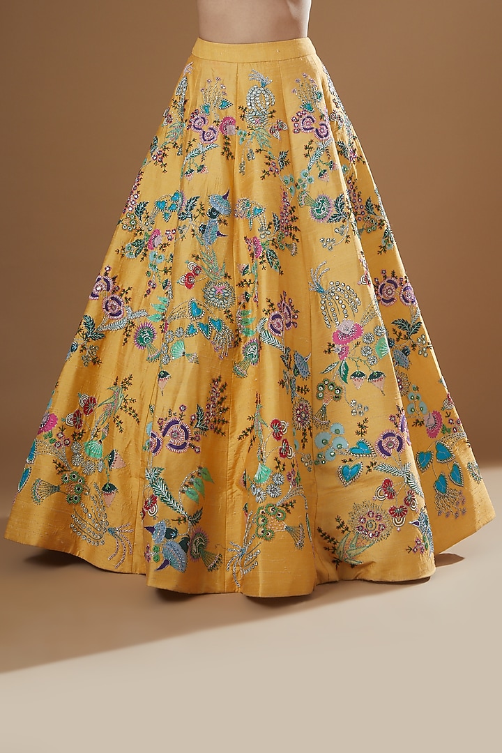 Yellow Raw Silk Embellished Bridal Lehenga Set by Aisha Rao at Pernia's Pop Up Shop