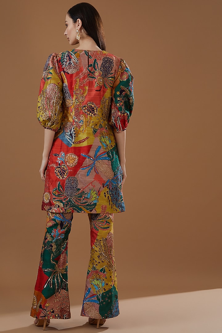 Red Raw Silk Printed & Embellished Kurta Set by Aisha Rao at Pernia's Pop Up Shop