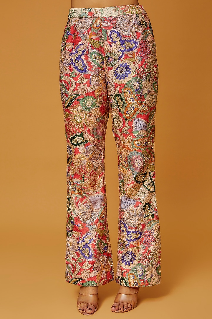 Raashii Embroidery Kurta Set