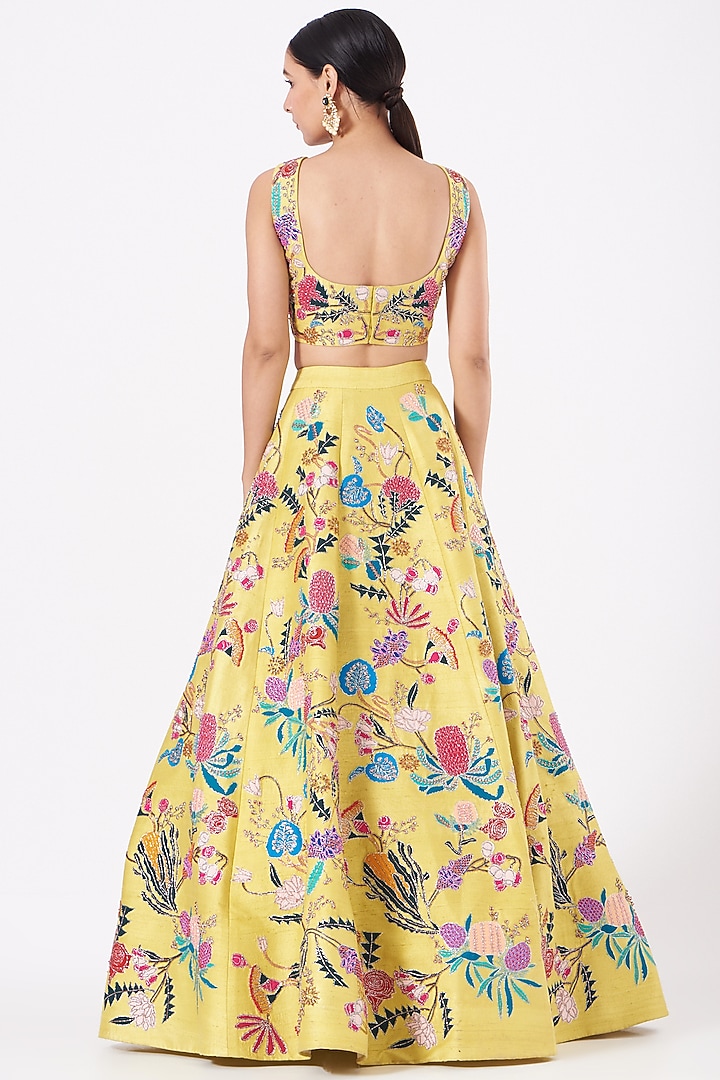 Pale Yellow Embroidered Bridal Lehenga Set by Aisha Rao at Pernia's Pop Up Shop