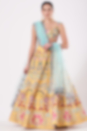 Pale Yellow Embellished Kalidar Bridal Lehenga Set by Aisha Rao at Pernia's Pop Up Shop