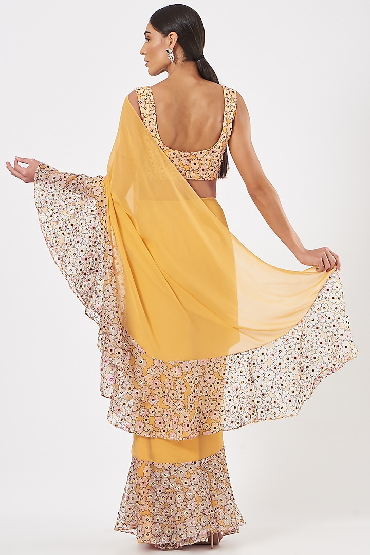 Yellow Organza Printed Reception Saree Set by Aisha Rao at Pernia's Pop Up Shop