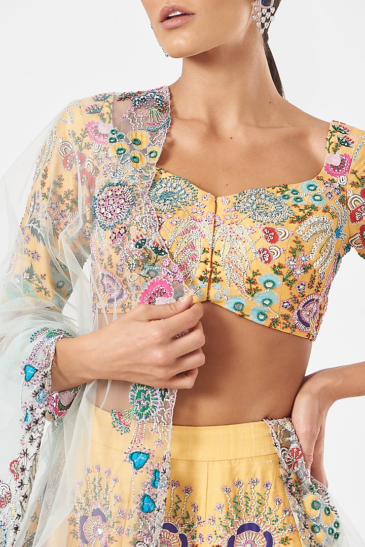 Light Yellow Raw Silk Embellished Bridal Lehenga Set by Aisha Rao at Pernia's Pop Up Shop