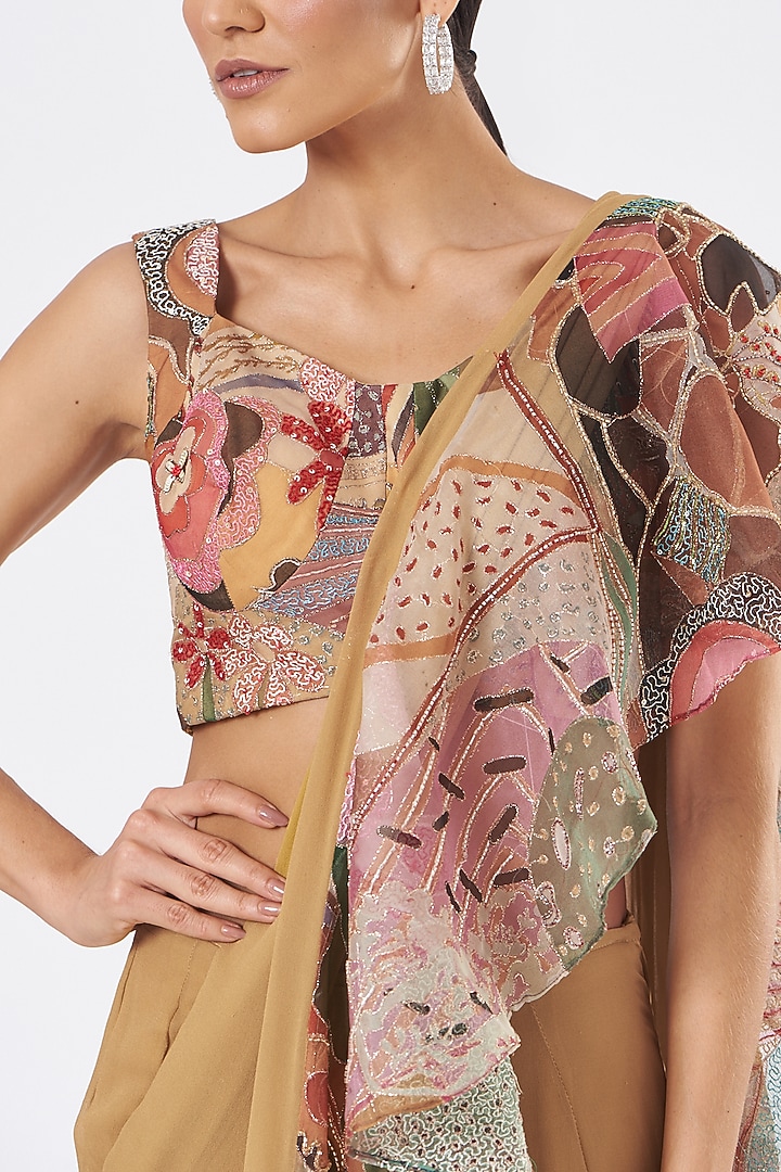 Yellow Embellished Reception Saree Set by Aisha Rao at Pernia's Pop Up Shop