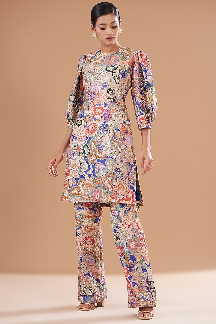 Violet Raw Silk Embellished & Printed Kurta Set by Aisha Rao at Pernia's Pop Up Shop