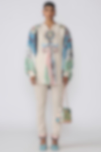 Off-White Chiffon Satin Printed & Applique Embellished Kurta Set by Aisha Rao at Pernia's Pop Up Shop