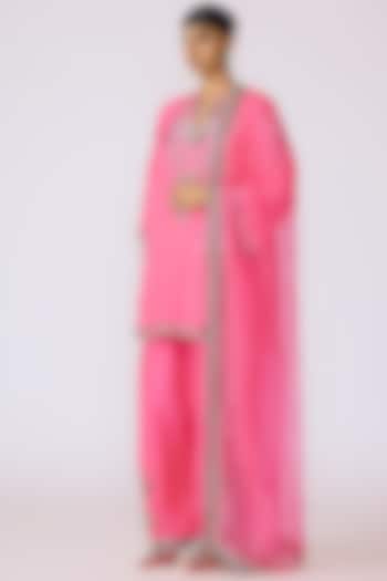 Hot Pink Dupion Silk Applique Embellished Kurta Set by Aisha Rao at Pernia's Pop Up Shop
