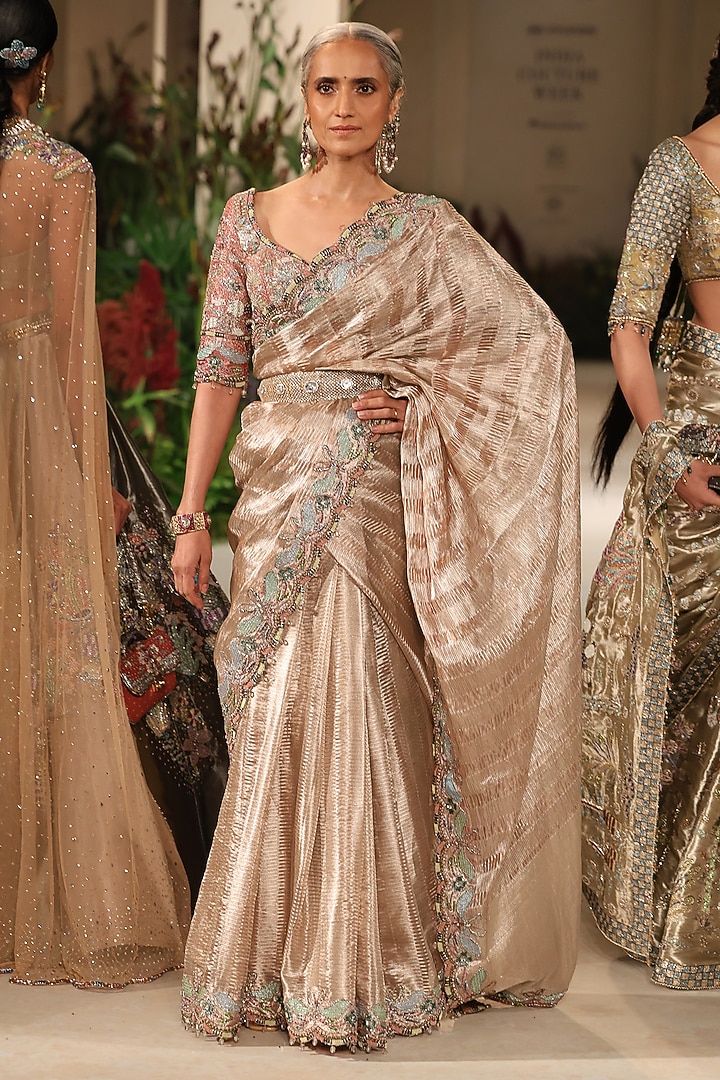 Champange Pink Banarasi Tissue Brocade Embellished Bridal Saree Set by Aisha Rao at Pernia's Pop Up Shop