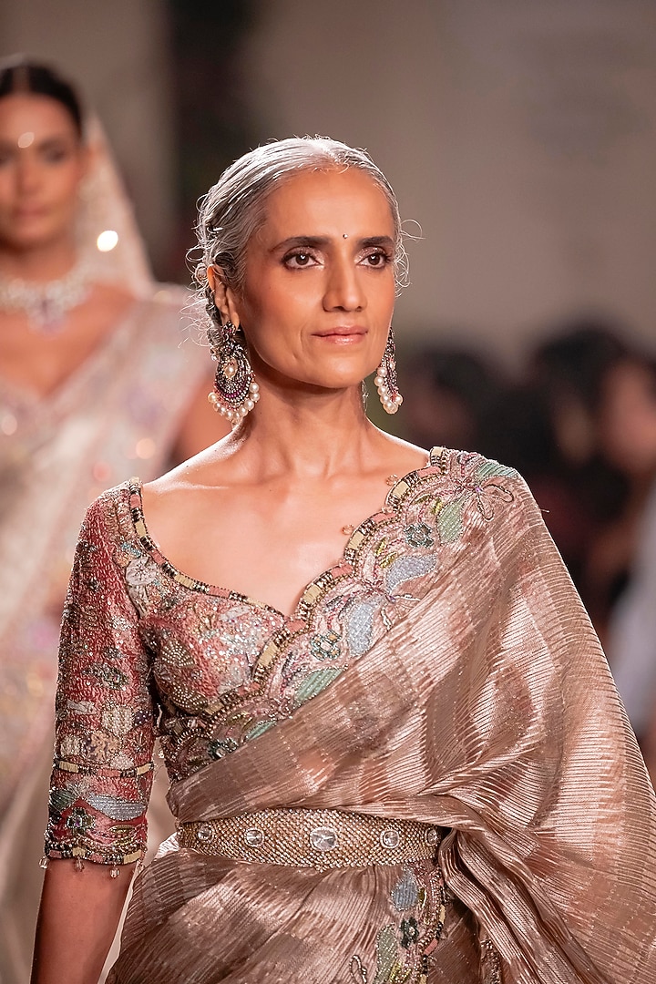Champagne Pink Banarasi Tissue Brocade Embellished Bridal Saree Set by Aisha Rao at Pernia's Pop Up Shop