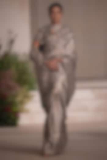 Silver Banarasi Tissue Brocade Applique Embellished Bridal Saree Set by Aisha Rao at Pernia's Pop Up Shop