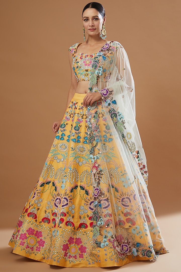 Yellow Raw Silk Embellished Bridal Lehenga Set by Aisha Rao at Pernia's Pop Up Shop