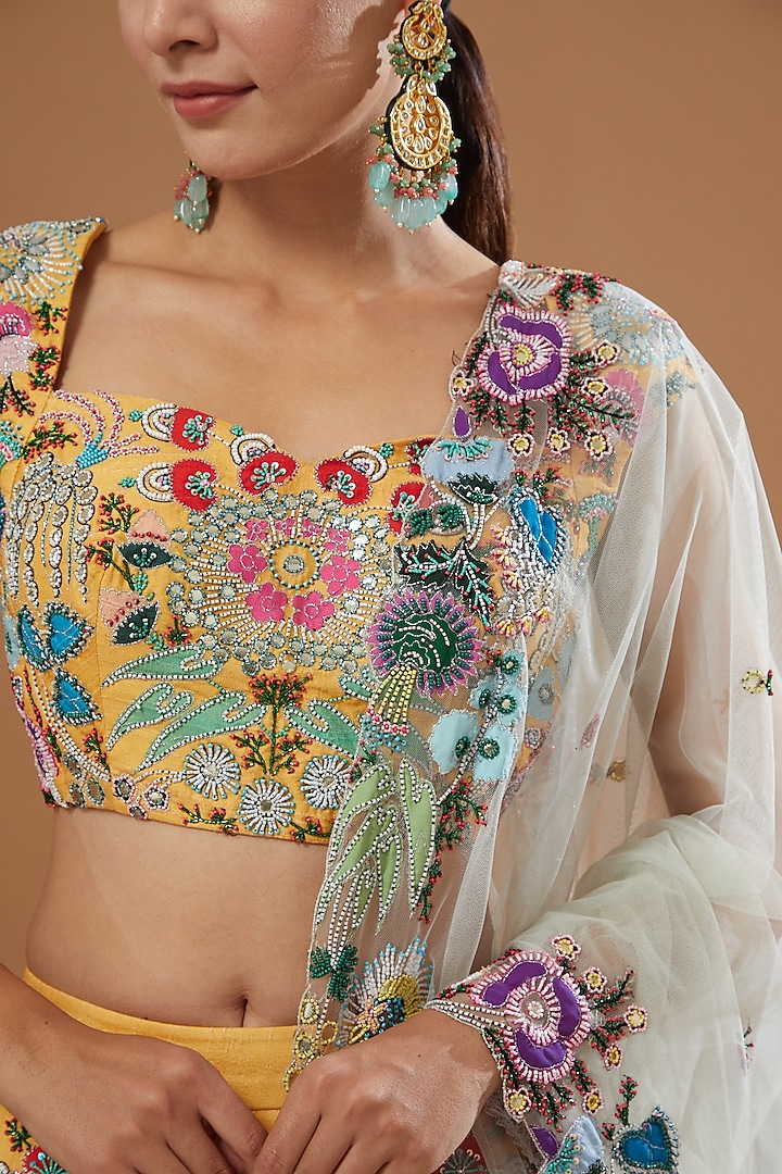 Yellow Raw Silk Embellished Bridal Lehenga Set by Aisha Rao at Pernia's Pop Up Shop