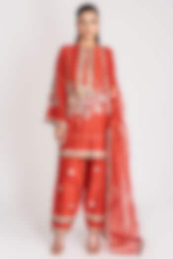 Red Chanderi Embellished Kurta Set by Aisha Rao