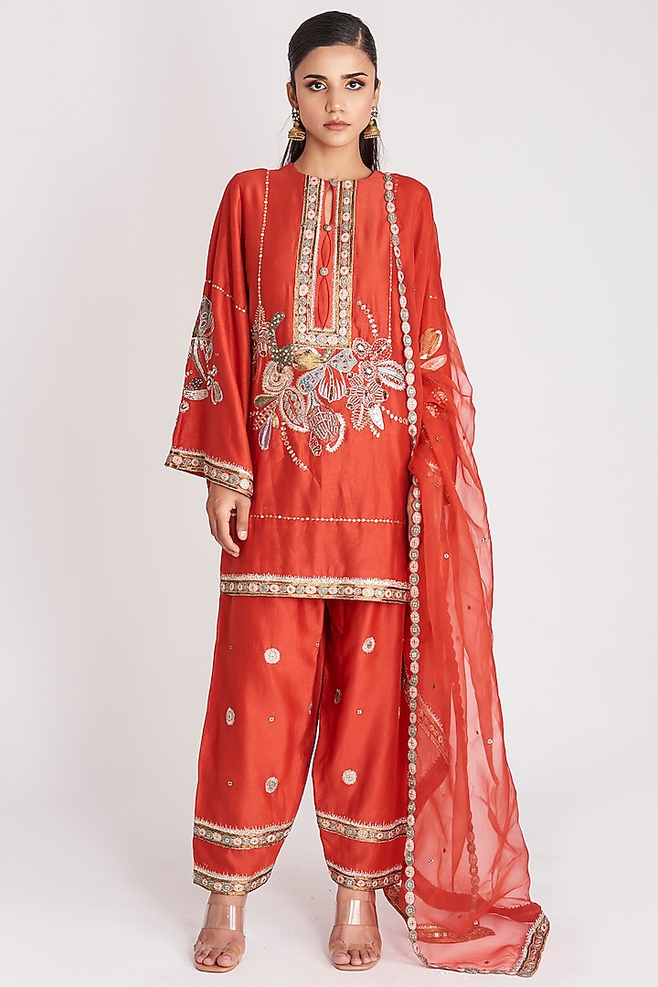 Red Chanderi Embellished Kurta Set by Aisha Rao