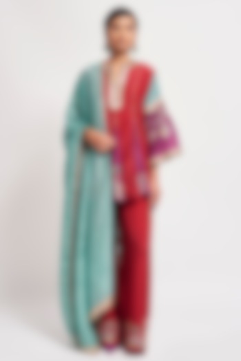 Auburn Red Habutai Silk Embellished Kurta Set by Aisha Rao at Pernia's Pop Up Shop