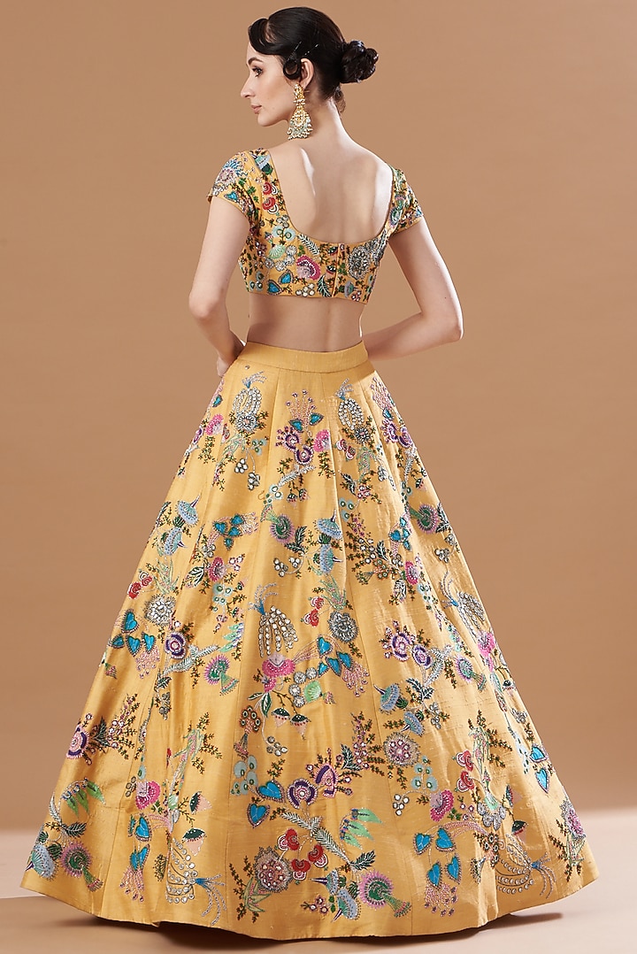 Yellow Raw Silk Embroidered Bridal Lehenga Set by Aisha Rao at Pernia's Pop Up Shop