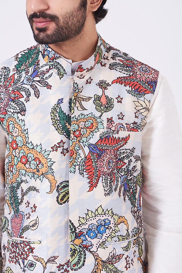 White Raw Silk Embellished Bundi Jacket Set by Aisha Rao Men at Pernia's Pop Up Shop