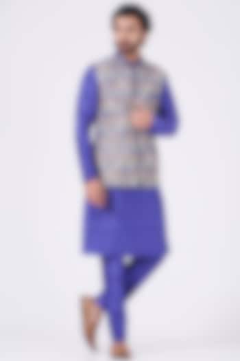 Violet Tissue Embellished Bundi Jacket Set by Aisha Rao Men