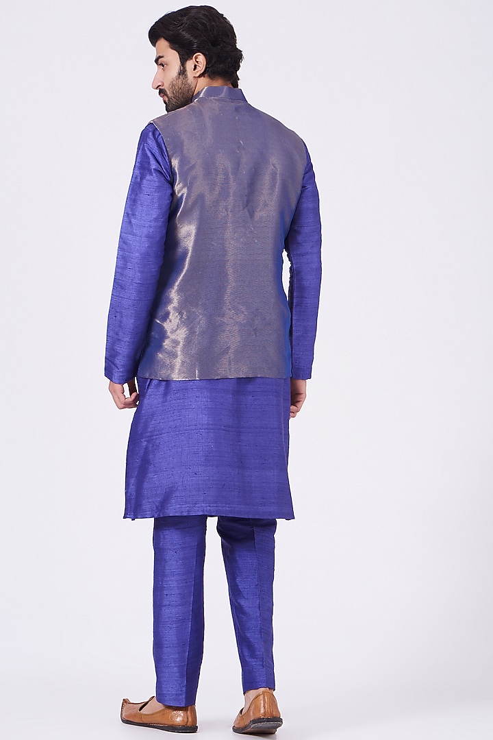 Violet Tissue Embellished Bundi Jacket Set by Aisha Rao Men at Pernia's Pop Up Shop