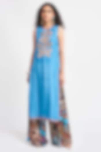Azure Blue Habutai Silk Applique Embellished Kurta Set by Aisha Rao at Pernia's Pop Up Shop