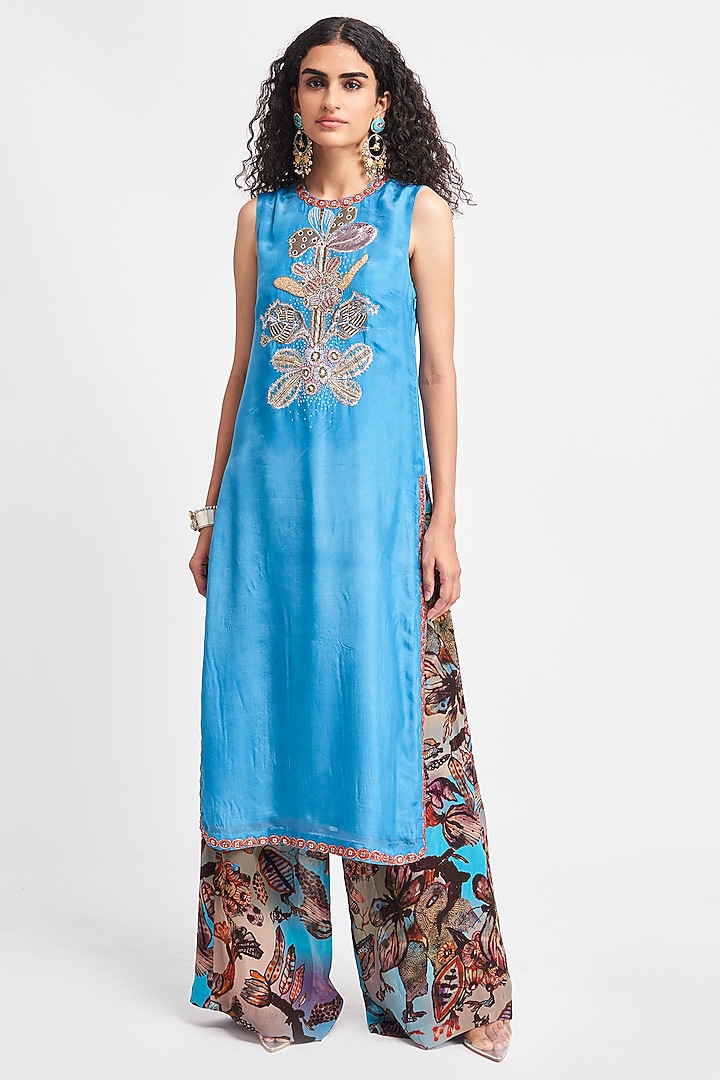 Azure Blue Habutai Silk Applique Embellished Kurta Set by Aisha Rao at Pernia's Pop Up Shop