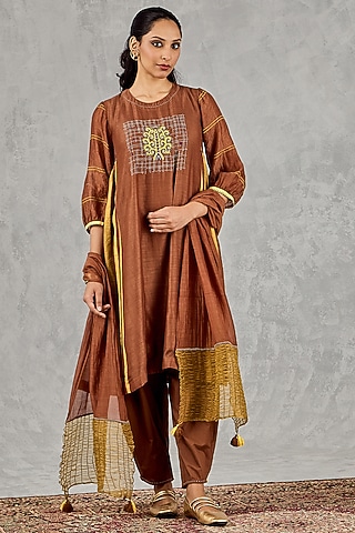 Brown Chanderi Thread Embroidered Kurta Set by Shivani Bhargava