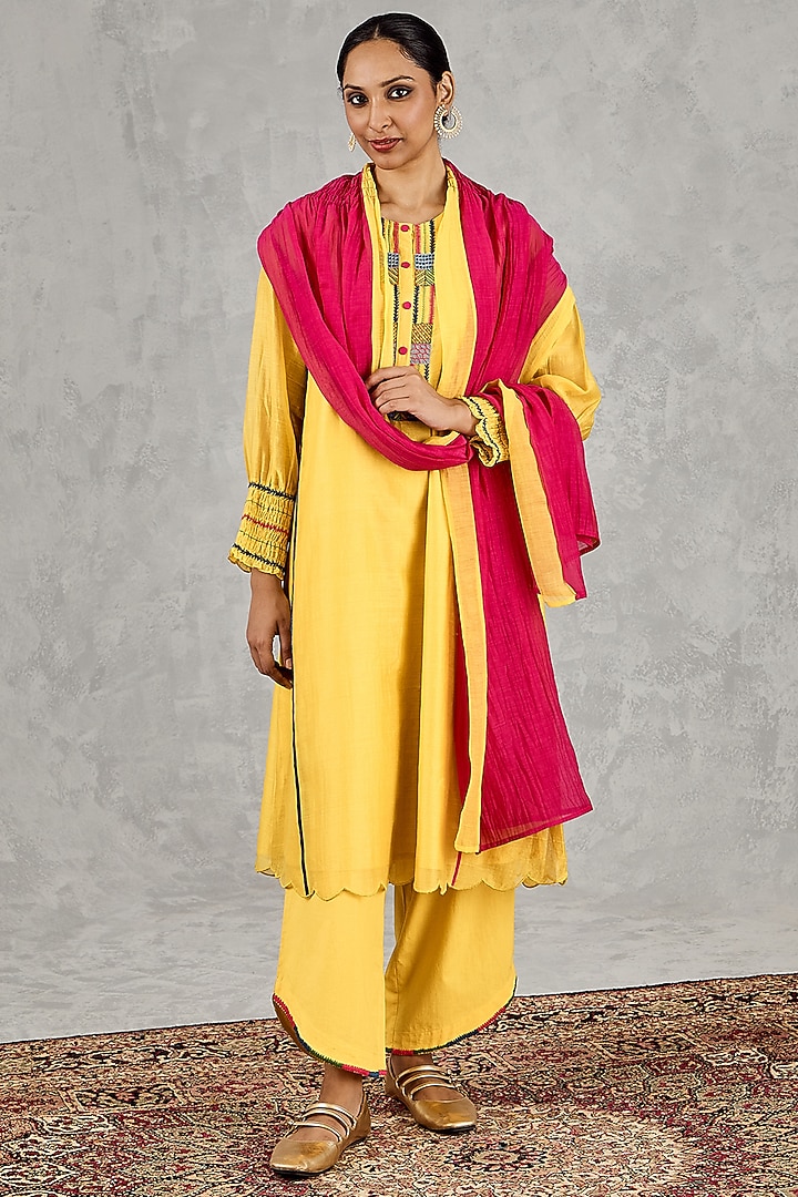 Yellow Chanderi Embroidered Kurta Set by Shivani Bhargava at Pernia's Pop Up Shop